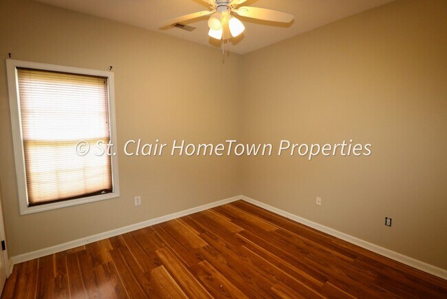Building Photo - GREAT RENTAL IN FOX HOLLOW SUBDIVISION!