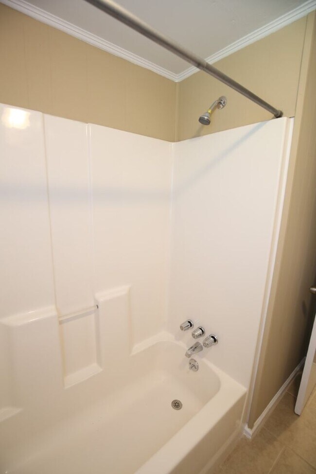 Building Photo - Charming 2-Bedroom Home with Modern Updates in Concord/Rock Creek Area"
