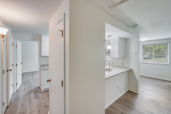 Building Photo - Fully Renovated 2BR Home with New Deck & L...