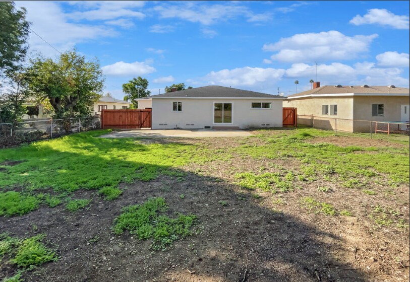 Building Photo - 704 Mountain Ave