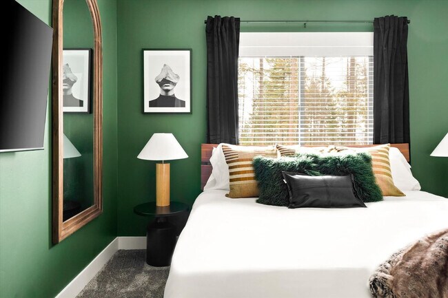 Building Photo - 323 Deer Creek Rd