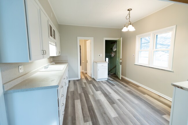 Building Photo - 1056 Watson St SW