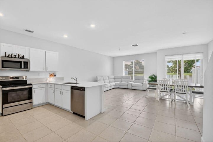 Building Photo - 6933 Harbours Edge Ave