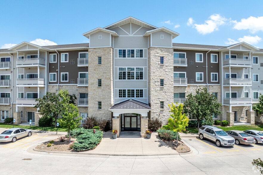 Building Photo - Riverview Place