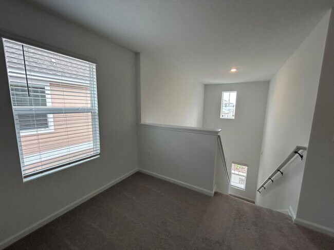 Building Photo - 5680 Portico Pl