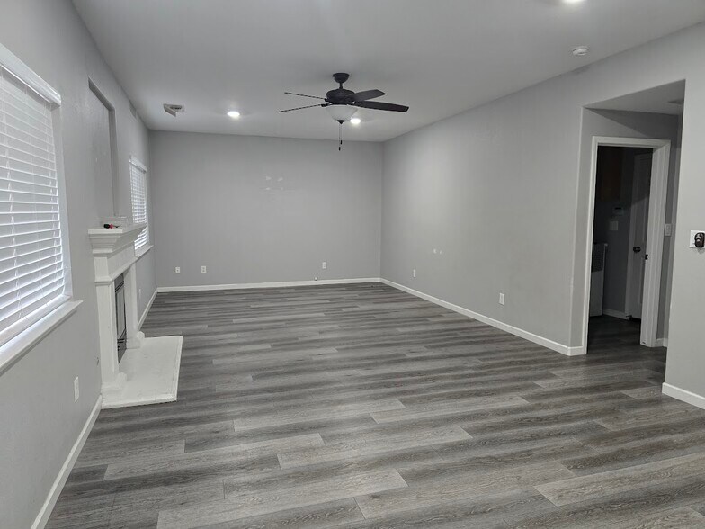 Building Photo - 1176 Junction Dr