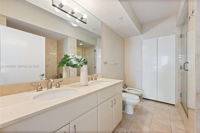 Building Photo - 6365 Collins Ave