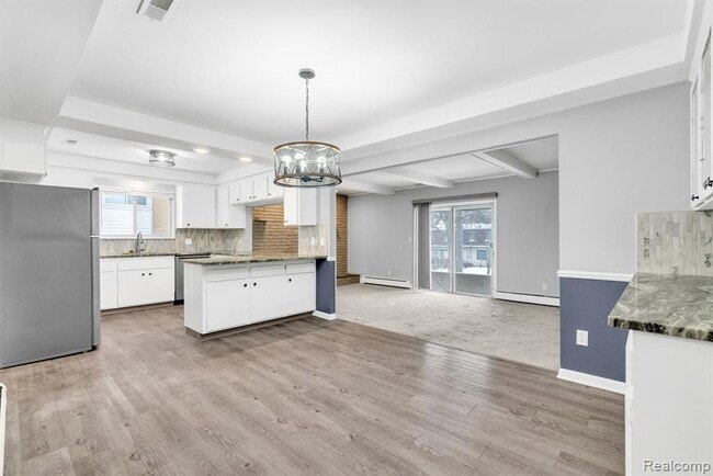 Building Photo - 640 Cumberland St