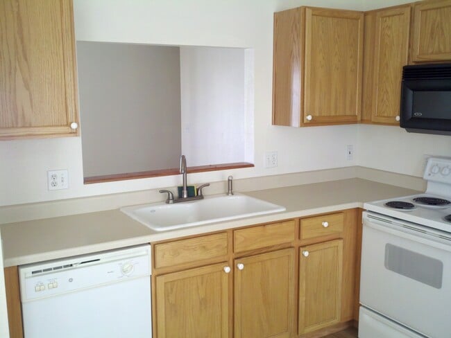 Building Photo - North-east one level living.