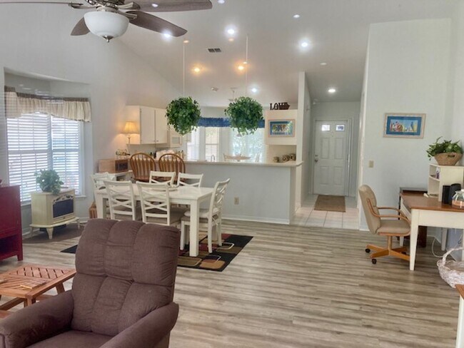 Building Photo - Meadowcrest Condo for Rent