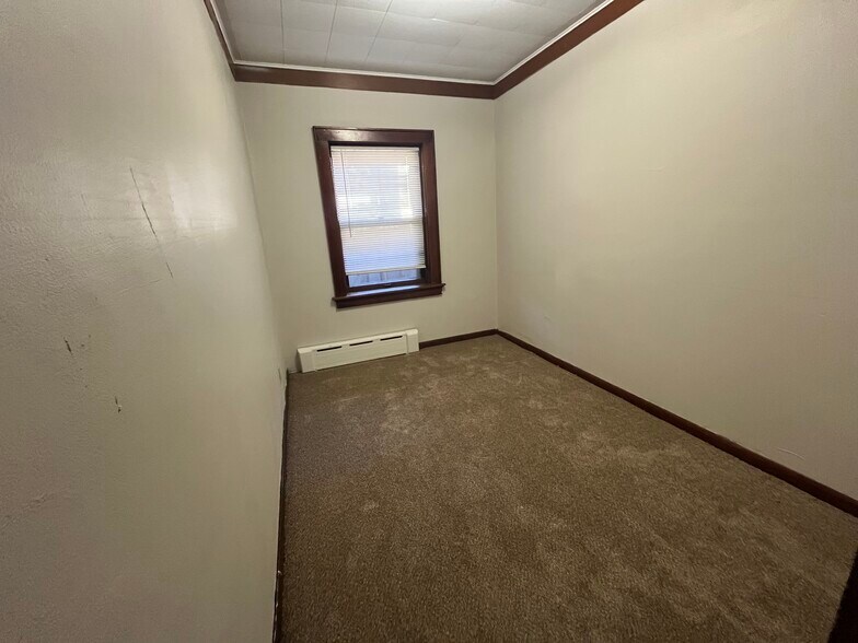 Building Photo - 5215 S Lake Dr