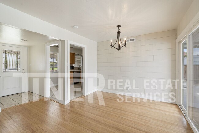 Building Photo - 3831 Horton Ln