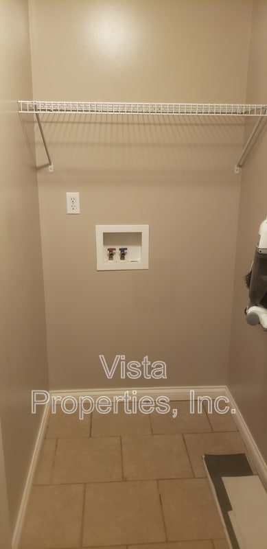 Building Photo - 4608 Aral Dr