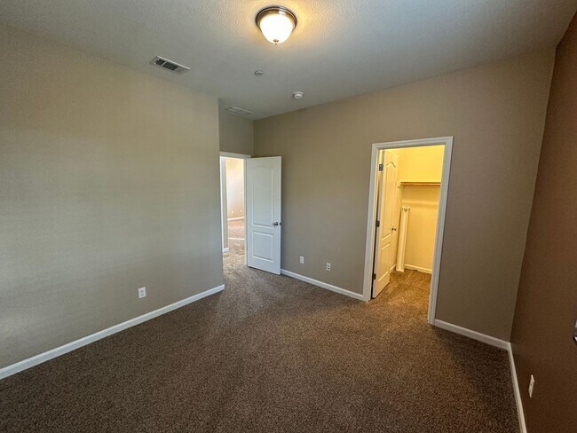 Building Photo - Beautiful 4 Bedroom, 3 Full Bath W/ Office...