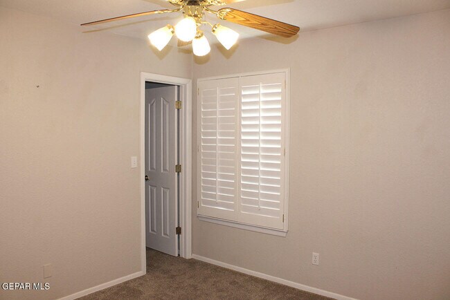 Building Photo - 221 Cloud Song E