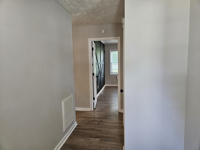 Building Photo - 309 Murray Fork Dr