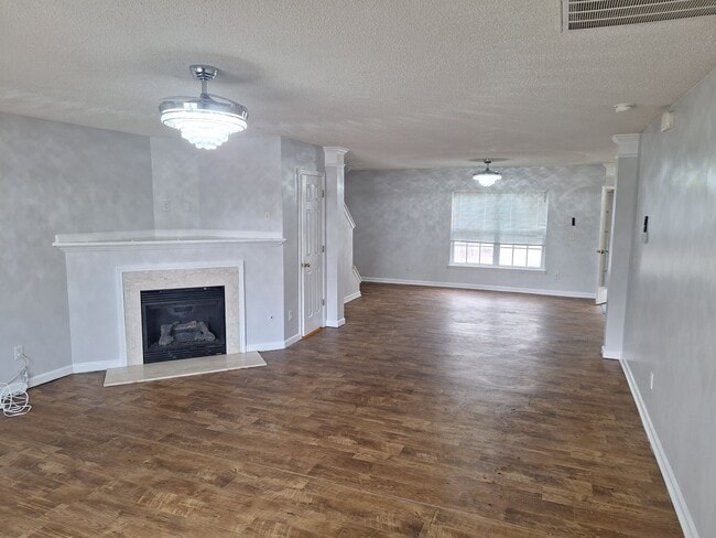 Building Photo - Wonderful Four Bedroom Home Located in Nor...