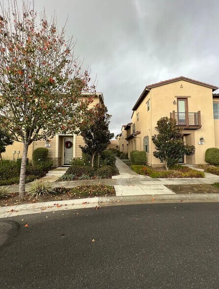 Building Photo - 174 Jaripol Cir