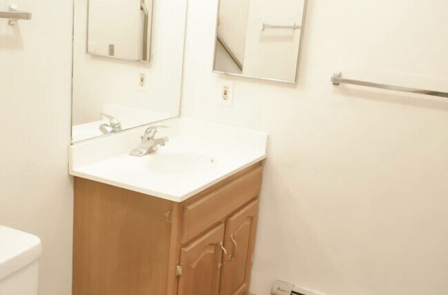 Building Photo - 839 S Clinton St