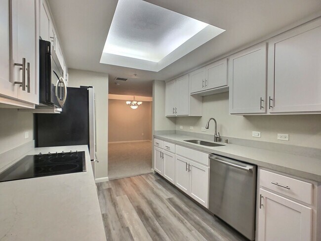 Building Photo - Huge 2 Bedroom/2 Bath Condo at Park Townsend in Downtown San Jose