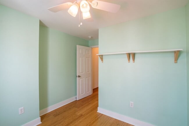 Building Photo - Wonderful East Passyunk Three Bedroom Home