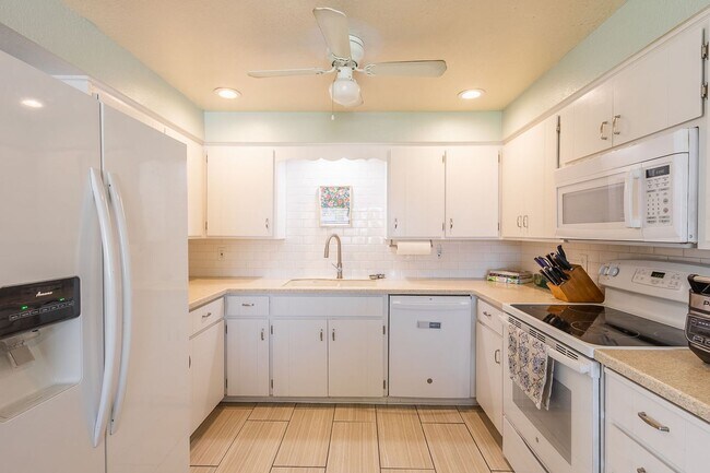 Building Photo - Central Single Family Home