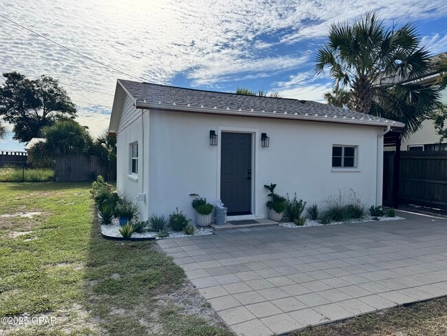 Building Photo - 6427 Oak Shr Dr