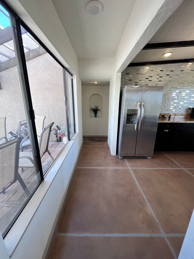 Building Photo - Catalina Foothills- 3 bedroom/ 3 bathroom ...