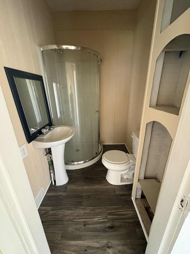 Building Photo - Spacious Home for Rent!