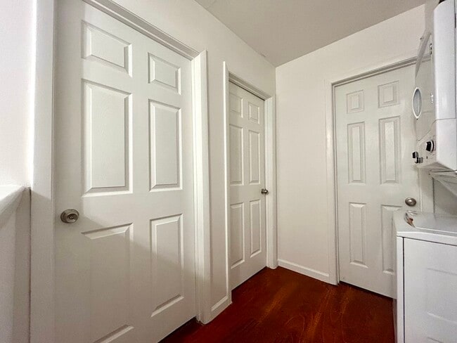 Building Photo - 1625 Merry Oaks Rd