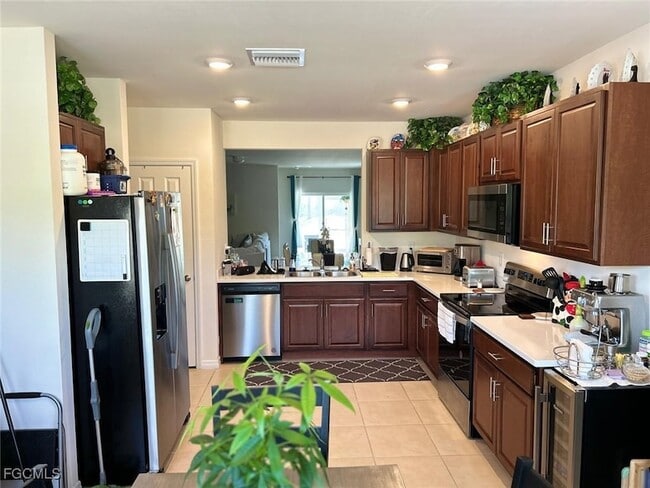 Building Photo - 2104 Jacaranda Pkwy W