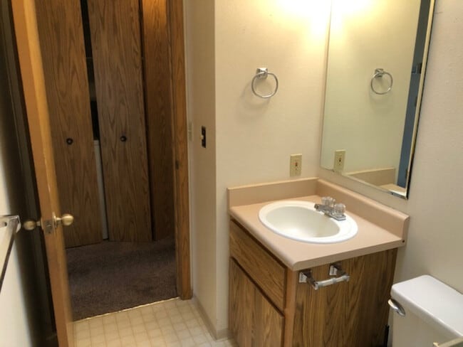 Building Photo - 475 Scenic Dr