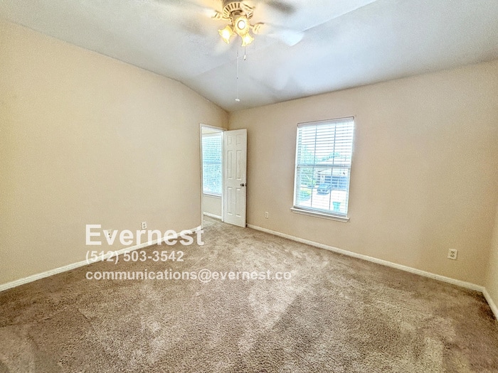 Building Photo - 4220 Rolling Water Dr