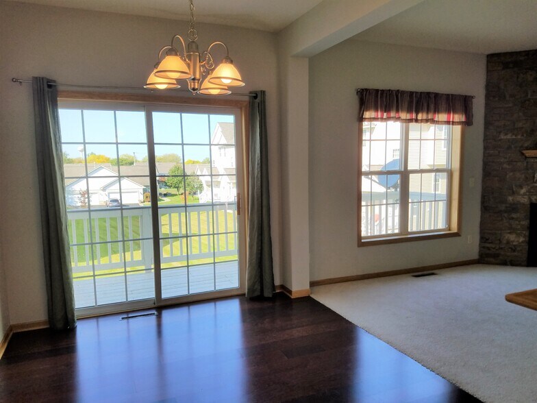 Dining room walkout to balcony - 2407 Foxglove Cir