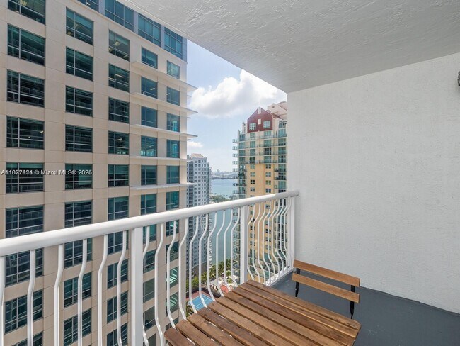 Building Photo - 1200 Brickell Bay Dr
