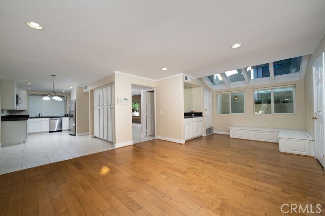 Building Photo - 34 Columbus