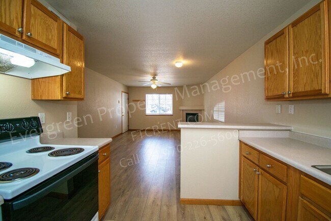 Building Photo - Amazing 2 Bedroom on City Park!