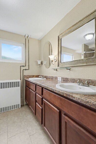 Building Photo - 1117 Cooper Ave