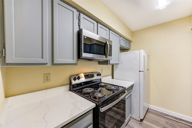 Building Photo - 6606 De Moss Dr