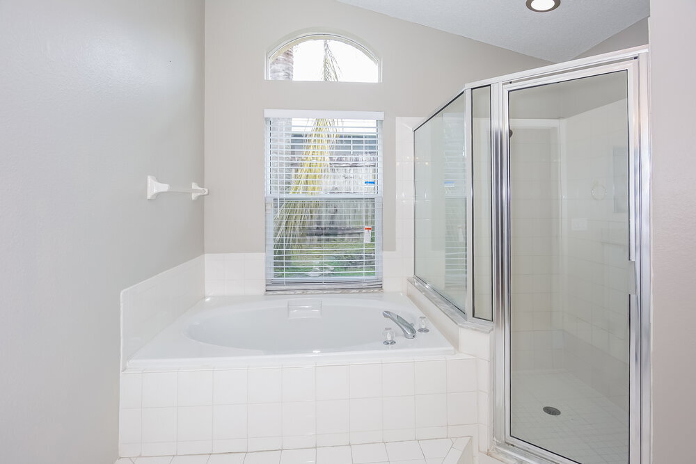 Building Photo - 402 Sangria Dr