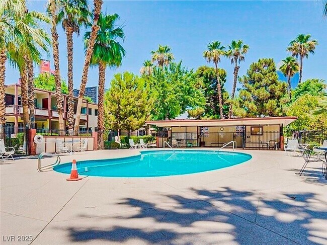 Building Photo - 350 E Desert Inn Rd