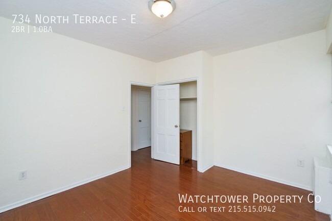 Building Photo - 734 North Terrace