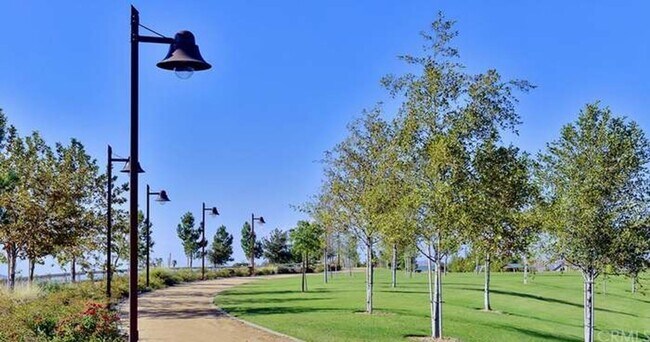 Building Photo - 4 bed 2.5 bath Beautiful Sycamore Creek house in Corona for lease