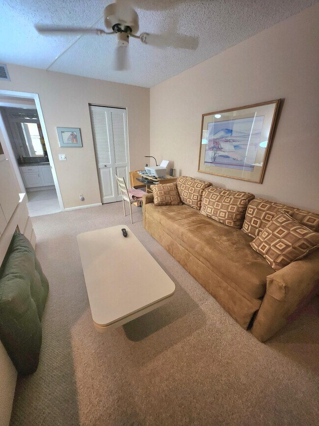 Building Photo - 4053 Wolverton C