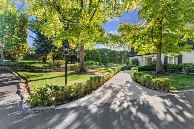Building Photo - Fully Furnished Luxury Estate in Boise's Lower Highlands