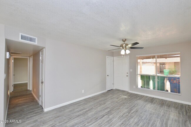 Building Photo - 645 N Arrowhead Dr