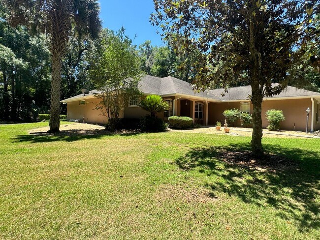 Building Photo - Beautiful 5 bed 3 bath POOL Home For Lease!