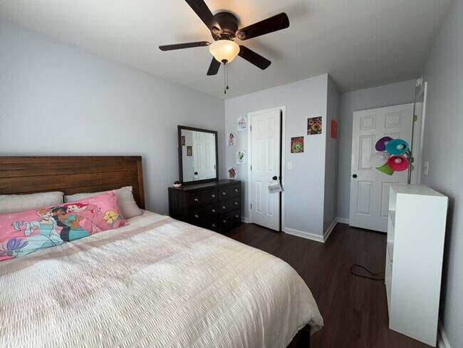 Building Photo - 1009 Ariel Ct