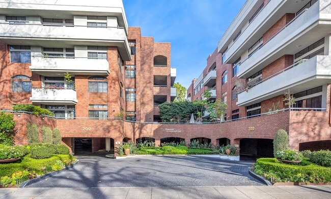 Building Photo - 200 N Swall Dr