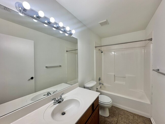 Building Photo - 3 Bedroom 2 Bath Rental in Whitehouse ISD!...